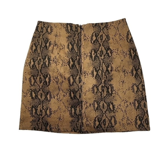 𝅺SHE + Sky Animal Print Mini Skirt - Picture 2 of 5